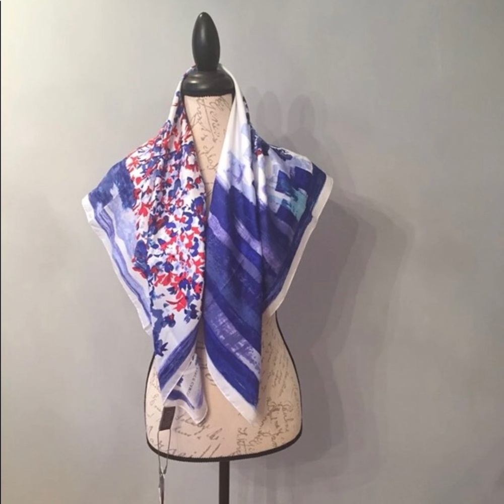 Vince Camuto Silk Painted Garden Scarf NWT - Picture 5 of 7